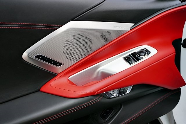 Used 2021 White Chevrolet Stingray image 20