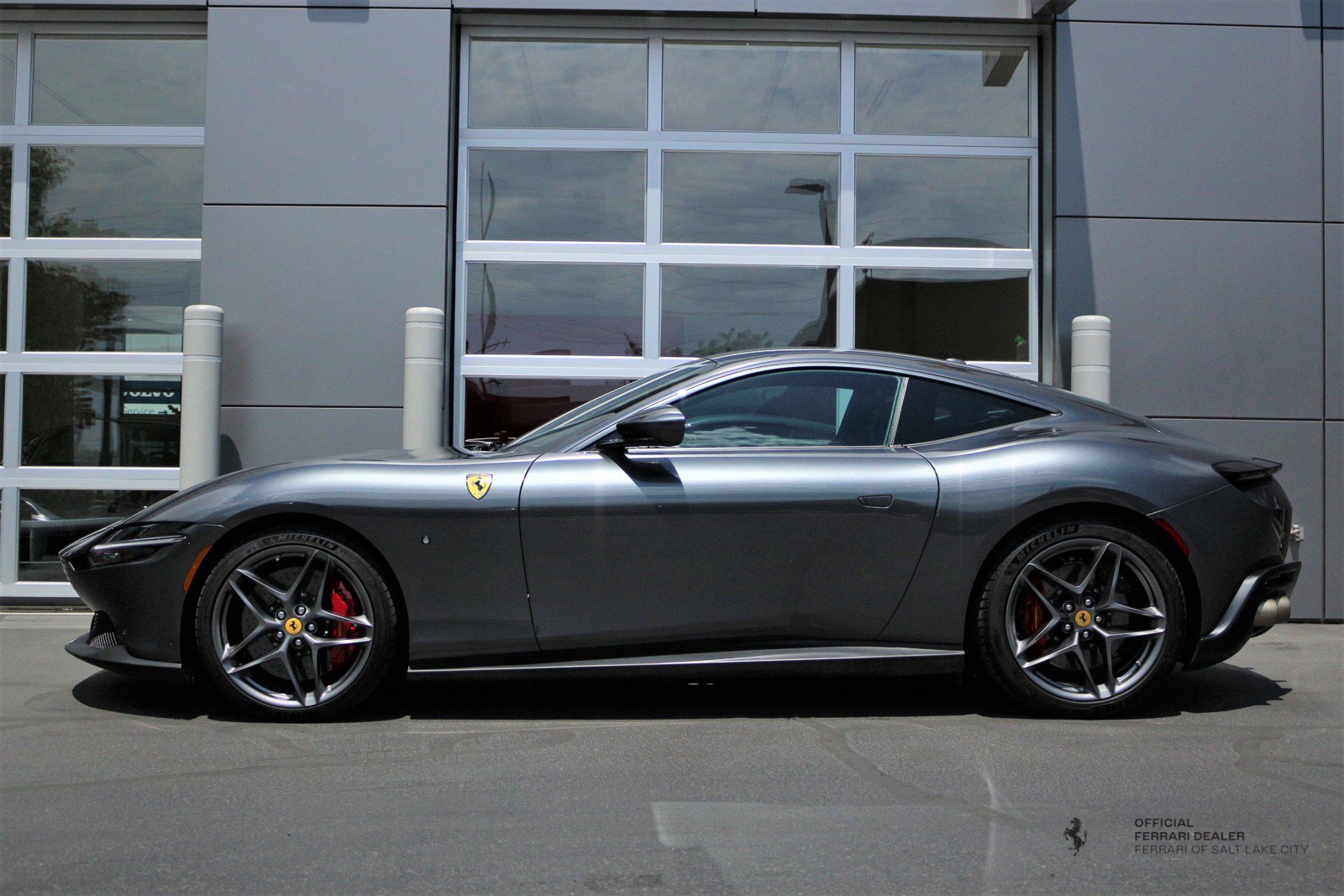 2022 Ferrari Roma photo 3
