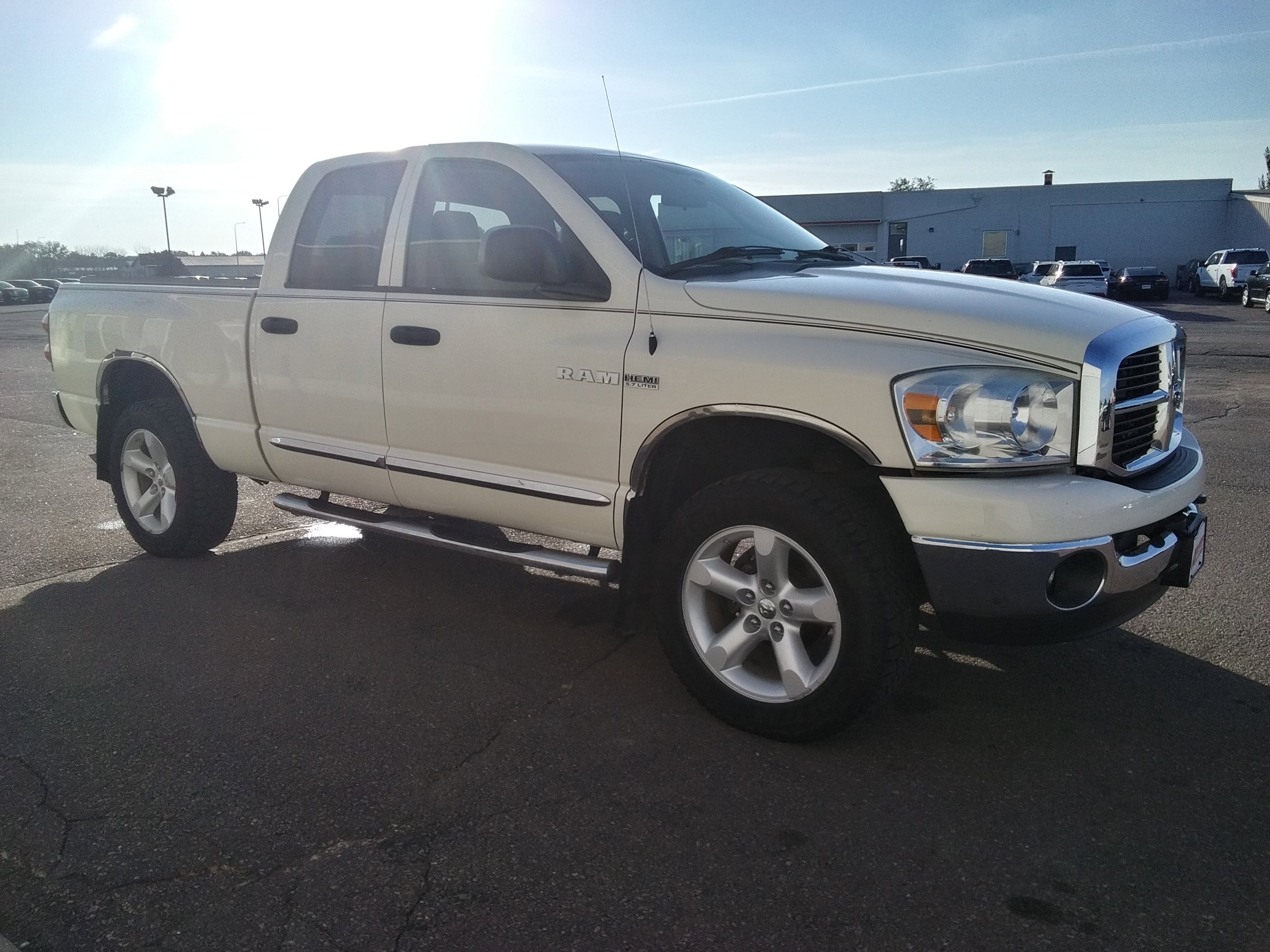 2008 Dodge Ram SLT photo 4