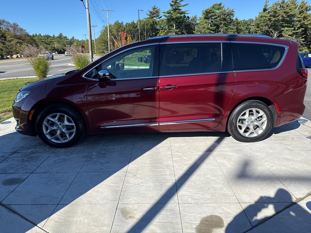 2019 Chrysler Pacifica Limited photo 4