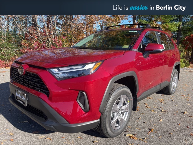 2025 Toyota RAV4 XLE's photo