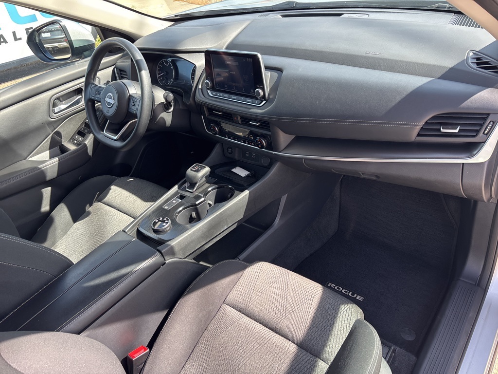2024 Nissan Rogue SV photo 12