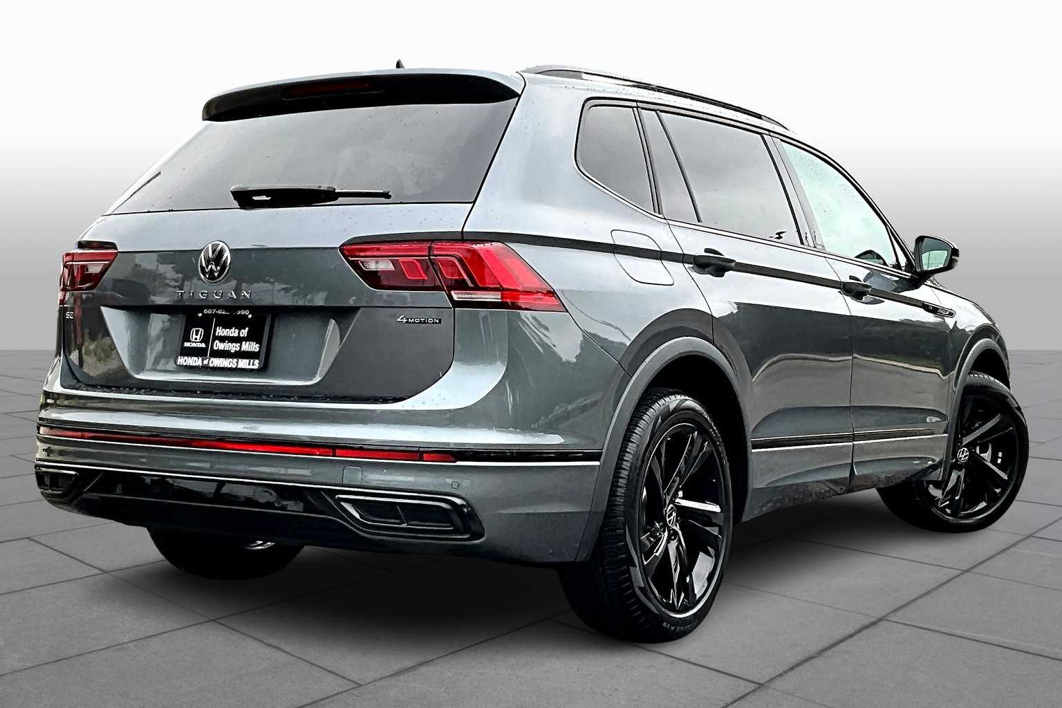 2024 Volkswagen Tiguan SE R-Line Black photo 10