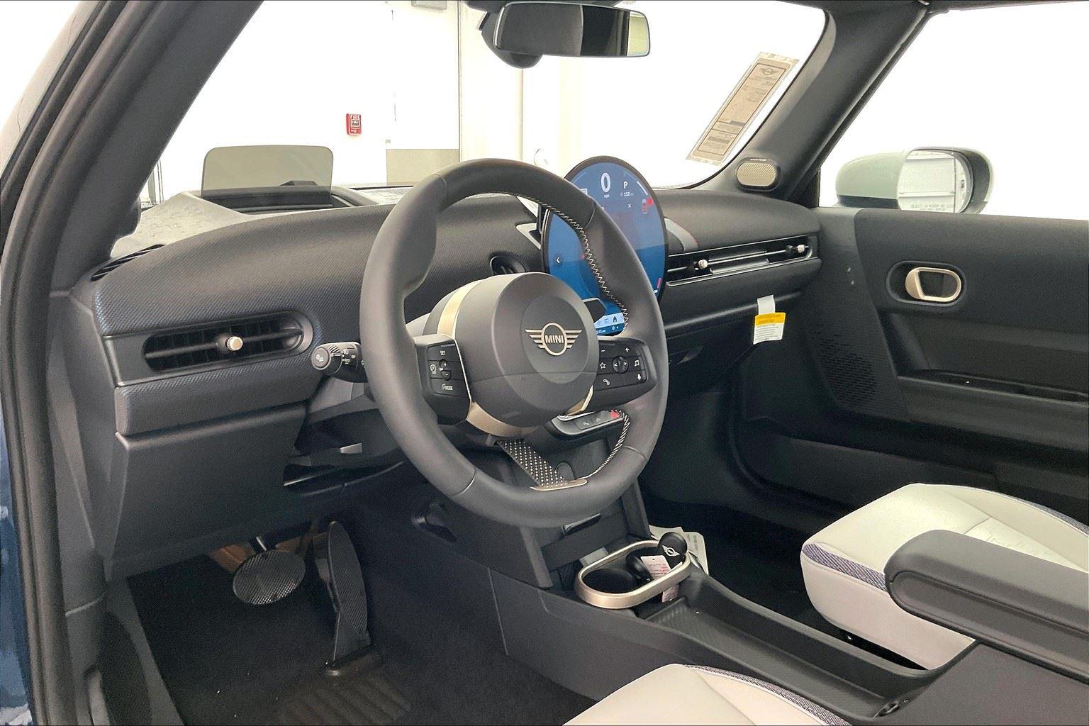 2026 Mini Cooper S Iconic photo 3