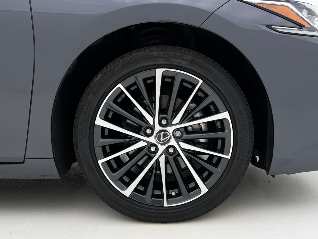 2022 Lexus ES 350 photo 35