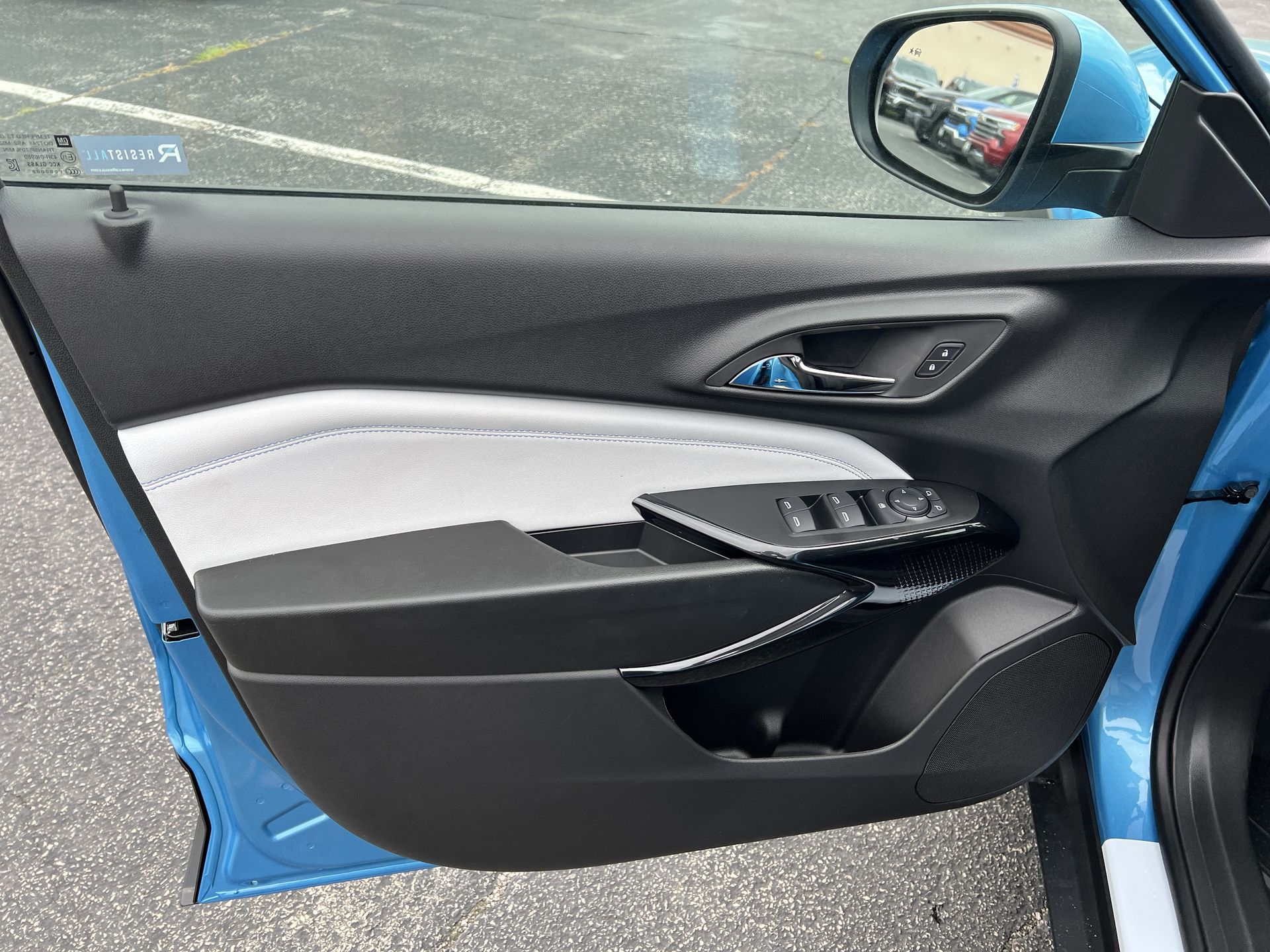 2025 Chevrolet Trax LT photo 10