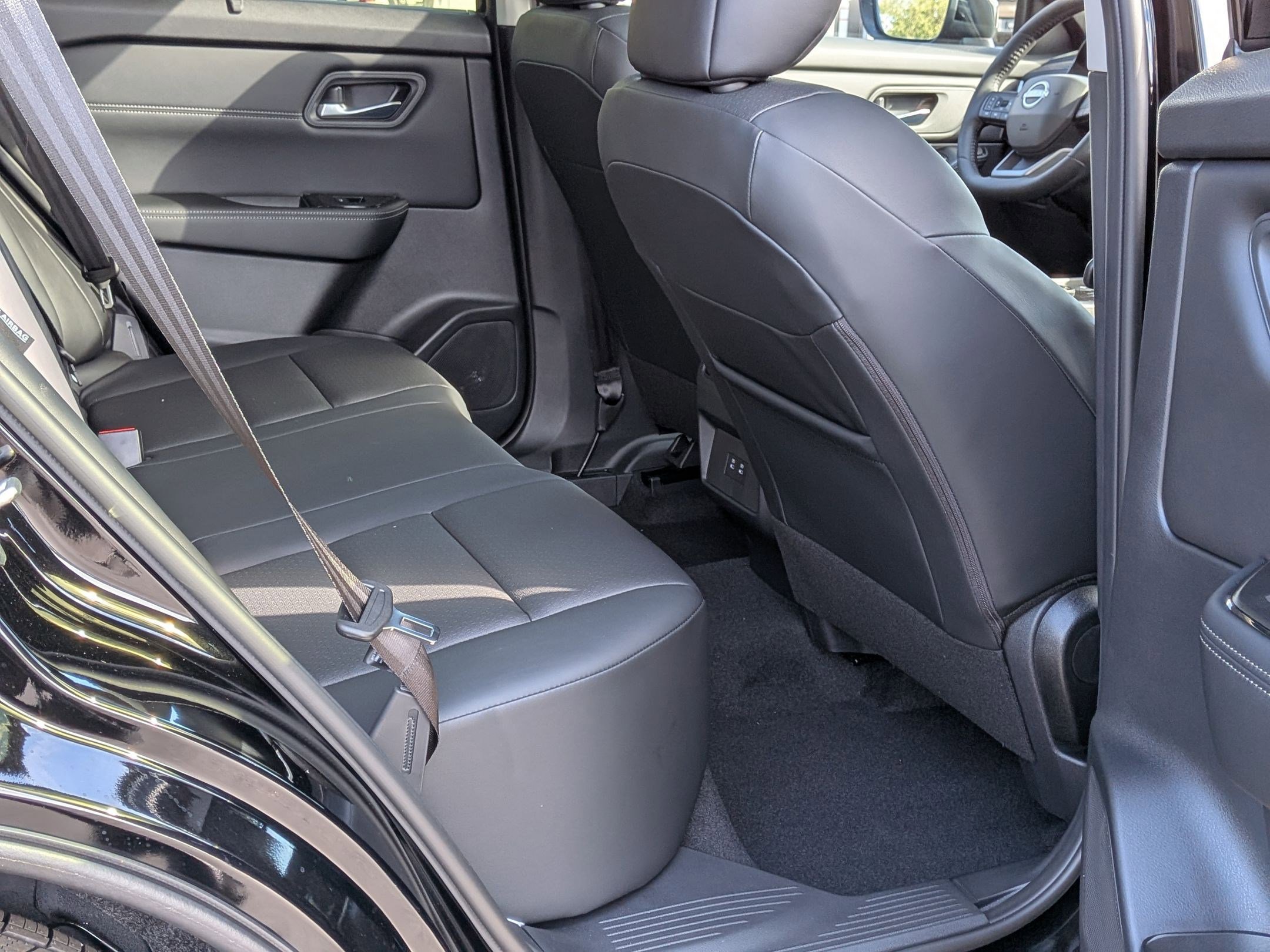 2026 Nissan Rogue SV photo 20