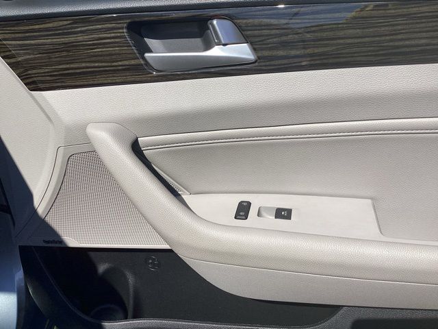 2017 Hyundai Sonata Limited photo 27