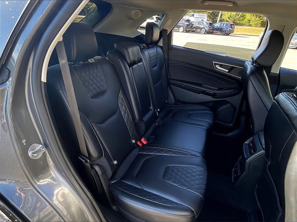 2023 Ford Edge Titanium photo 18