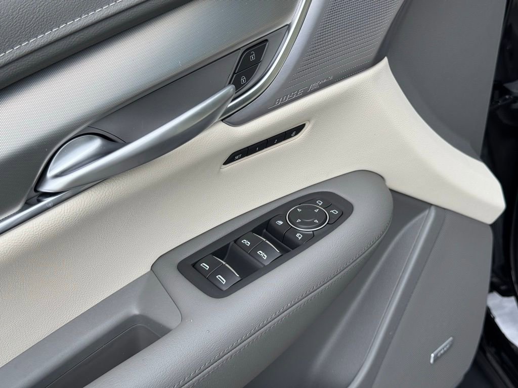 2025 Cadillac XT5 Premium Luxury photo 2