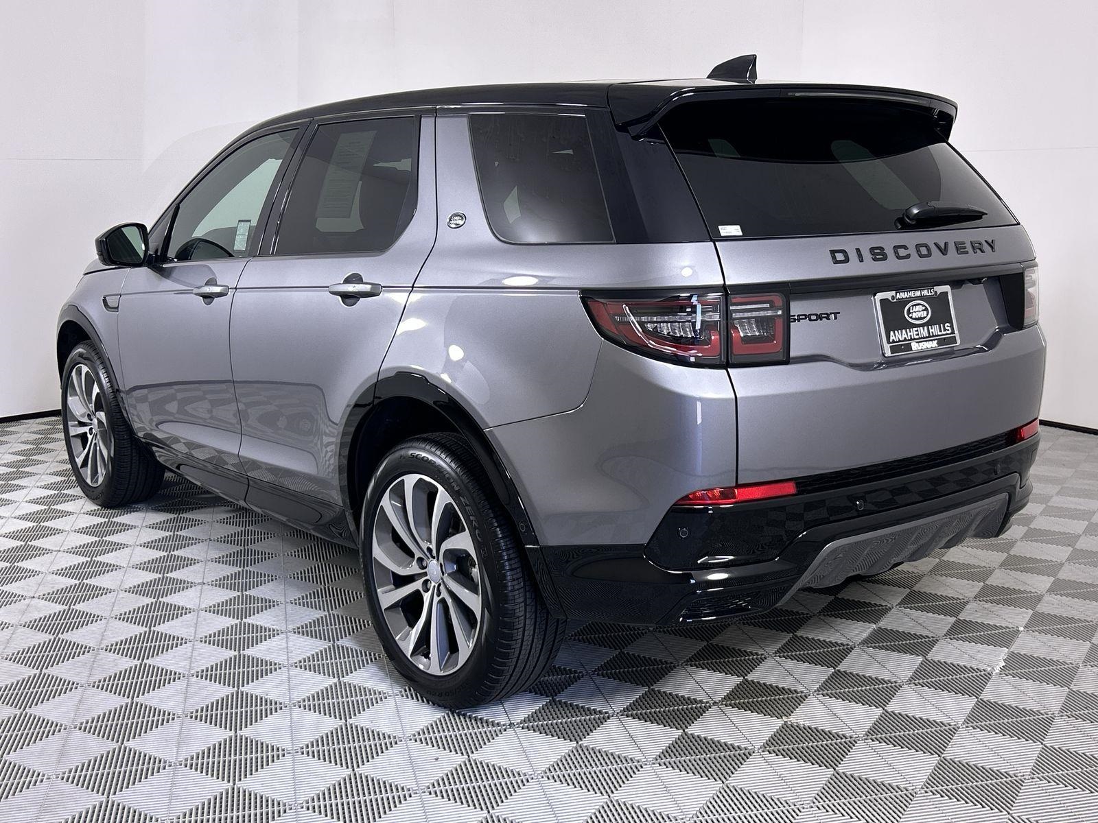 2025 Land Rover Discovery Sport SE photo 3