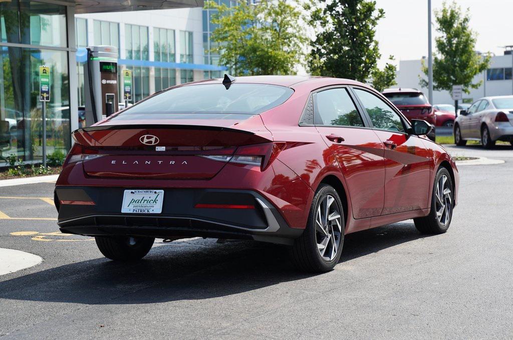 2025 Hyundai Elantra SEL Sport photo 4