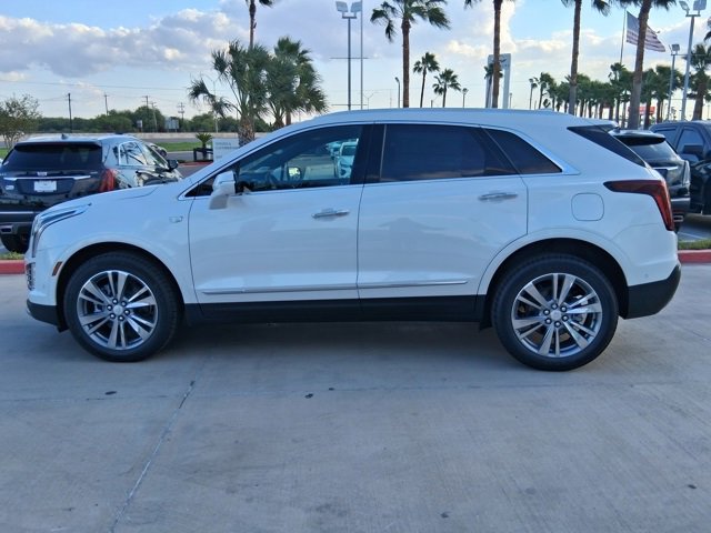 2025 Cadillac XT5 Premium Luxury photo 3