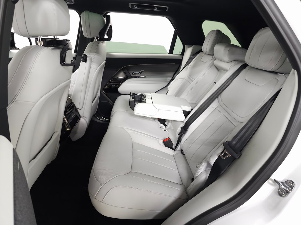 2025 Land Rover Range Rover Sport SE photo 27