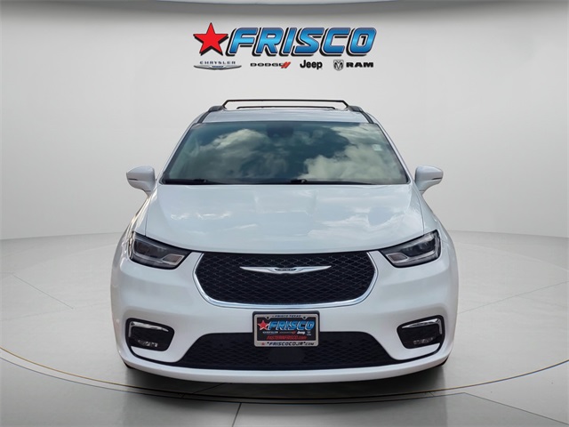 2022 Chrysler Pacifica Touring L photo 2