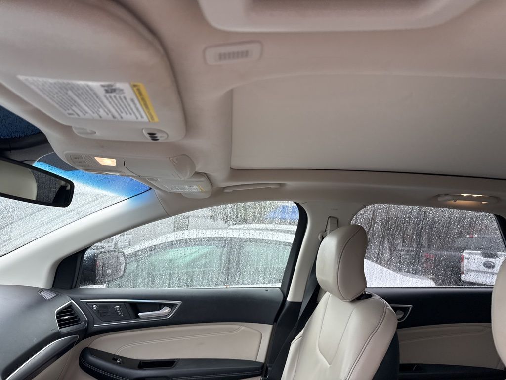 2019 Ford Edge Titanium photo 4