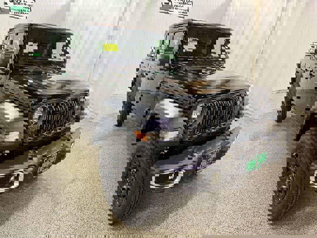 2026 Jeep Gladiator Sport's photo