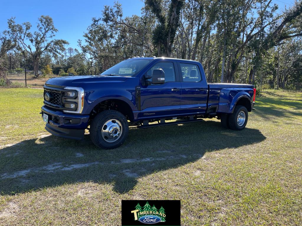 2026 Ford F-350 Super Duty XL's photo
