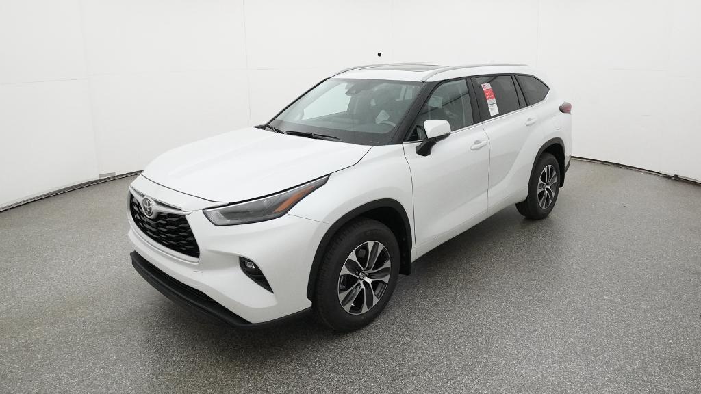 2026 Toyota Highlander XLE's photo