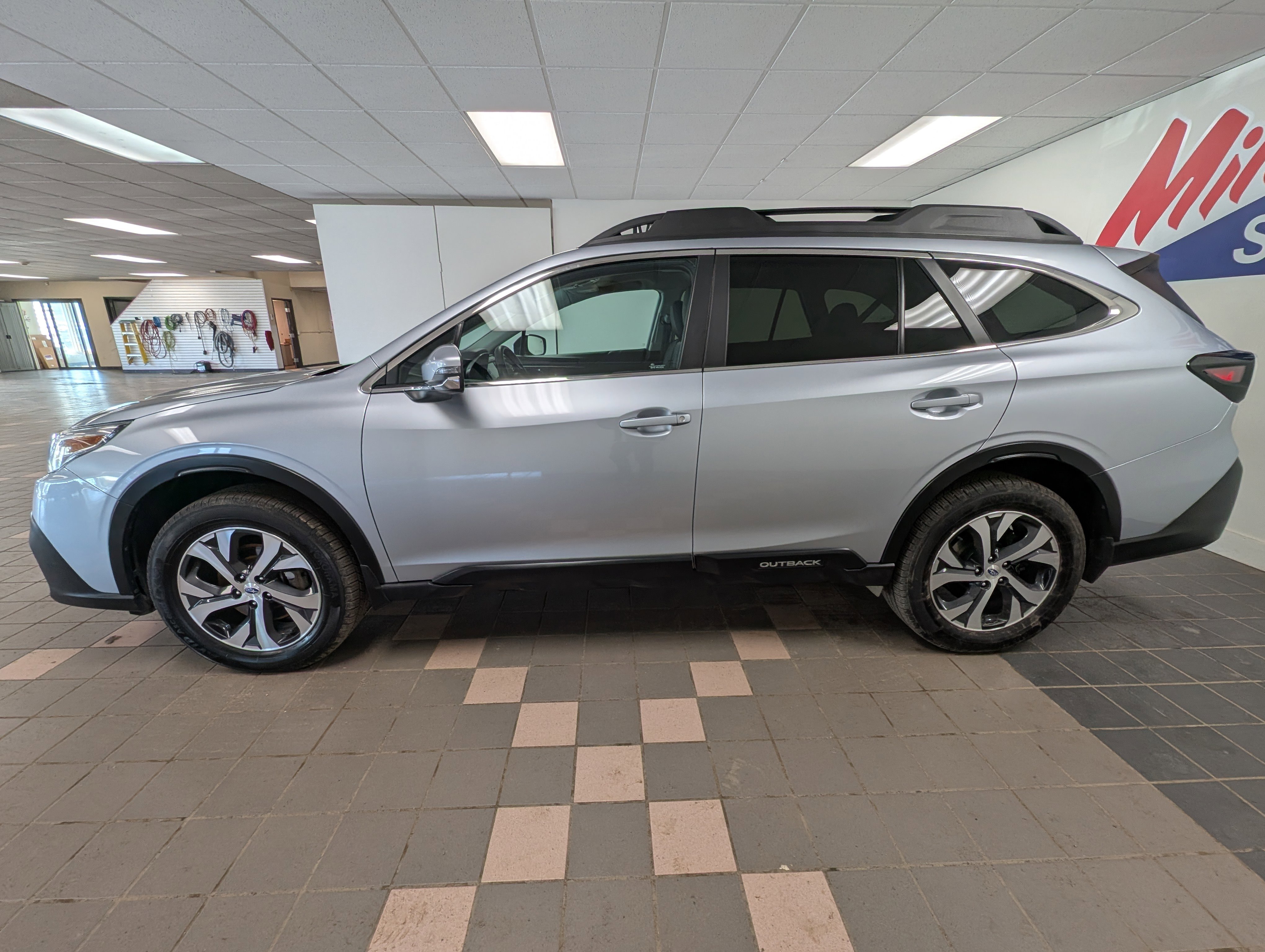 Used 2020 Subaru Outback Limited with VIN 4S4BTANC5L3124398 for sale in Hermantown, Minnesota