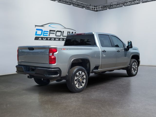 2024 Chevrolet Silverado 2500HD Custom photo 3