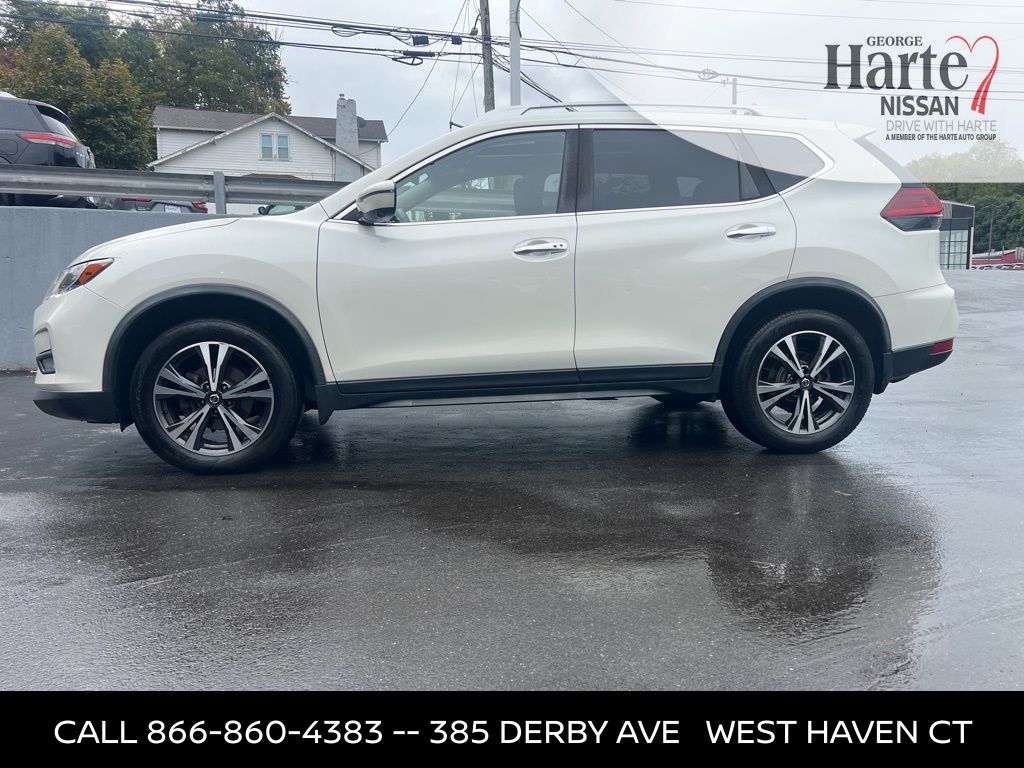 2020 Nissan Rogue SV photo 2