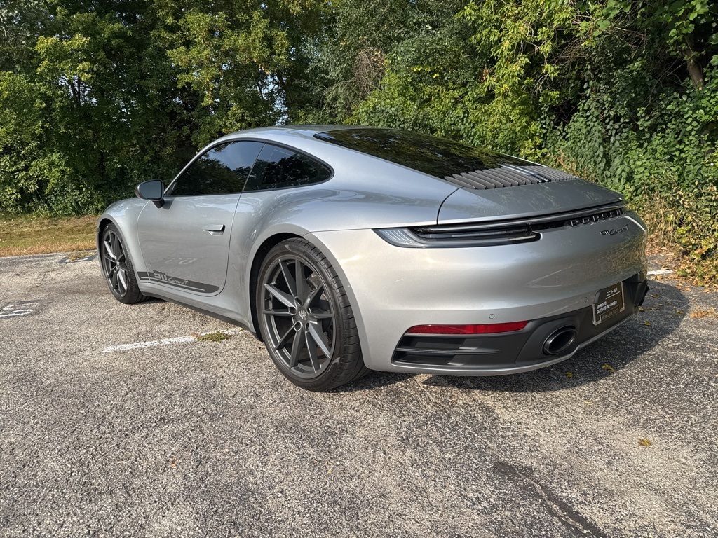 2023 Porsche 911 4 T photo 3