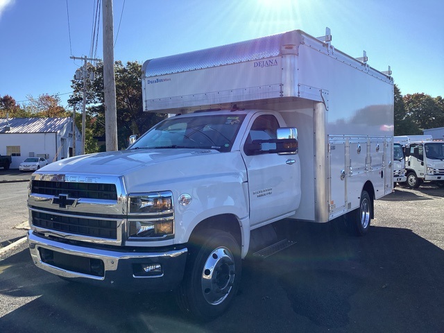 2023 Chevrolet Silverado 5500HD Work Truck photo 3