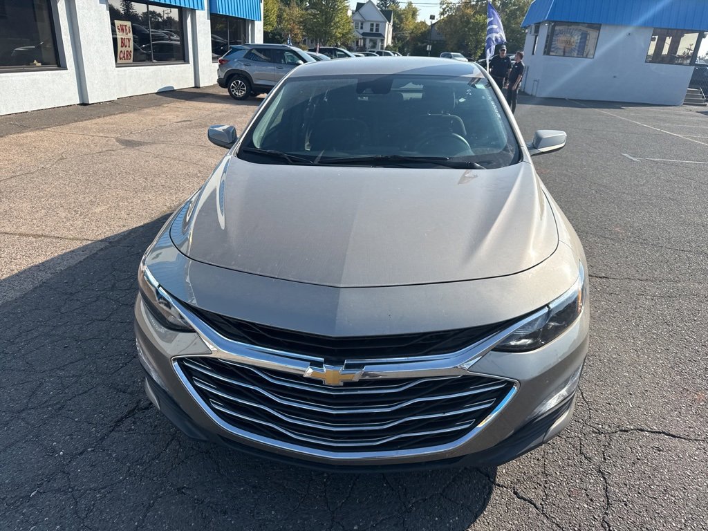 2024 Chevrolet Malibu 1LT photo 3