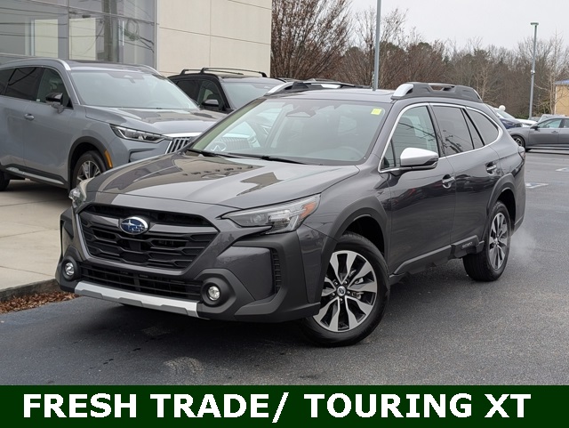 2025 Subaru Outback Touring's photo
