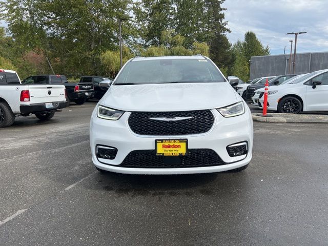 2026 Chrysler Pacifica Pinnacle photo 2