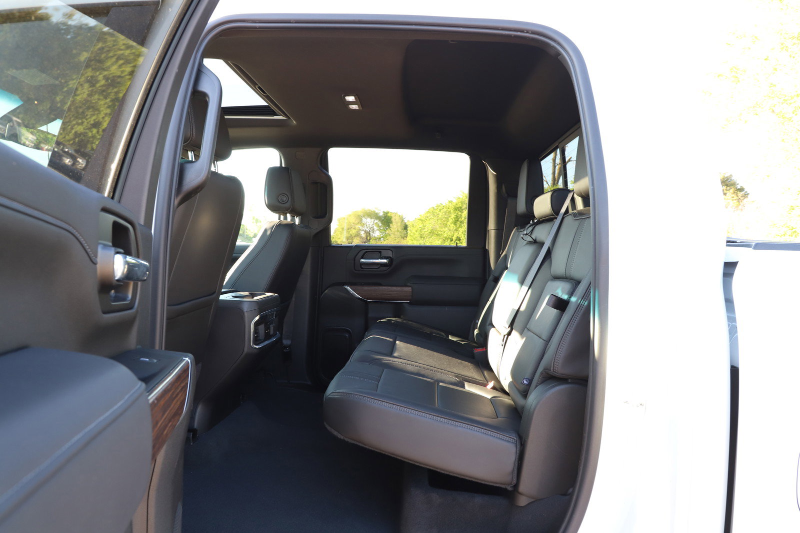 2022 Chevrolet Silverado High Country photo 15