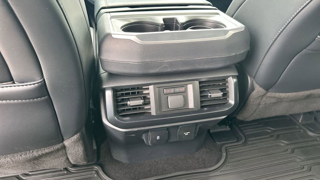 2023 Ford F-150 Raptor photo 21
