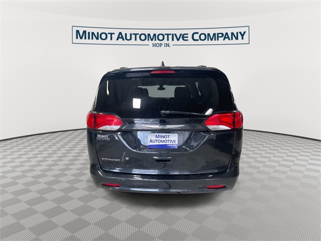 2021 Chrysler Voyager LXi photo 7