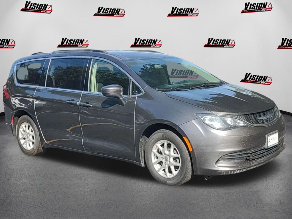 2020 Chrysler Voyager LXi photo 3