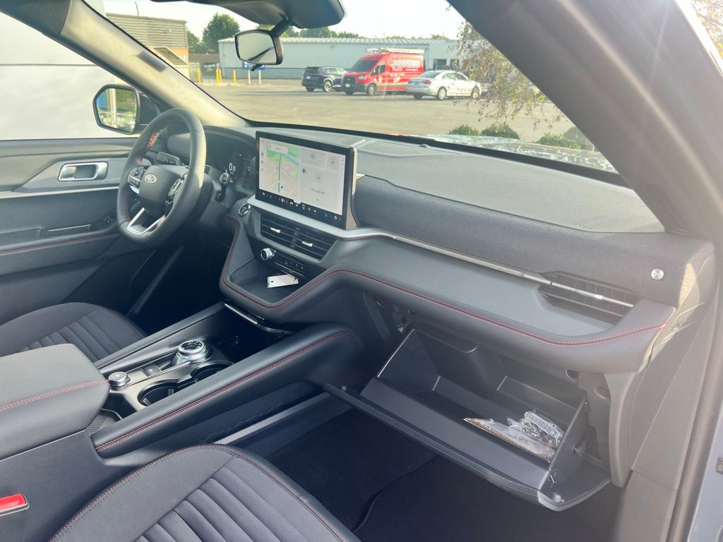 2025 Ford Explorer ST-Line photo 40