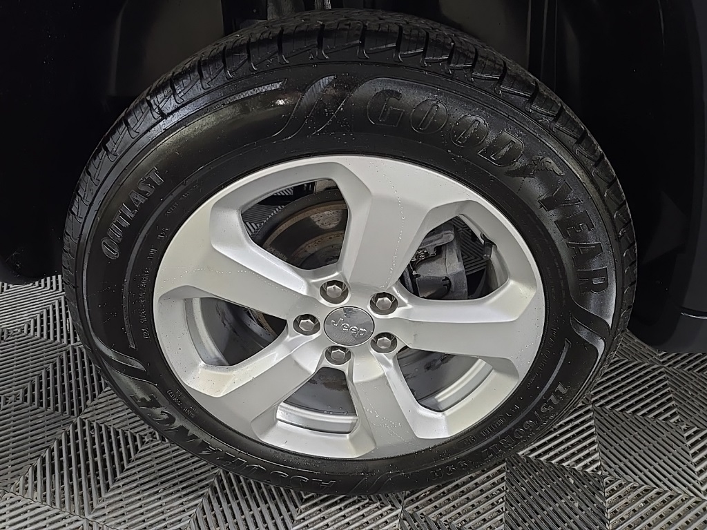 2019 Jeep Compass Latitude photo 13