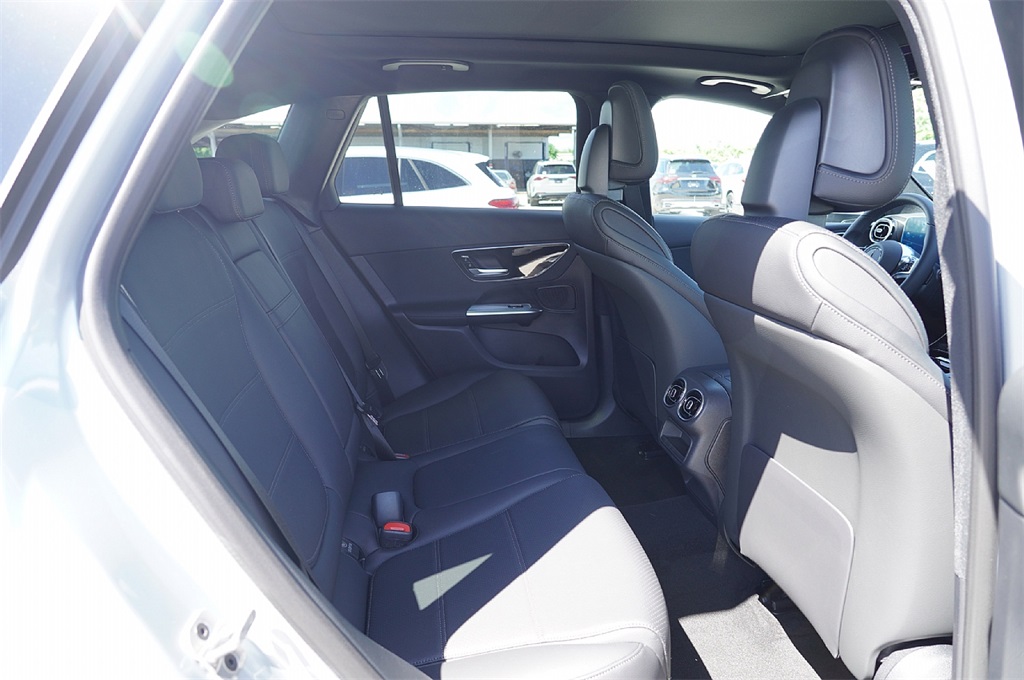2026 Mercedes Benz GLC 300 photo 13