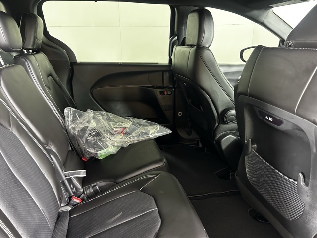 2026 Chrysler Pacifica photo 15