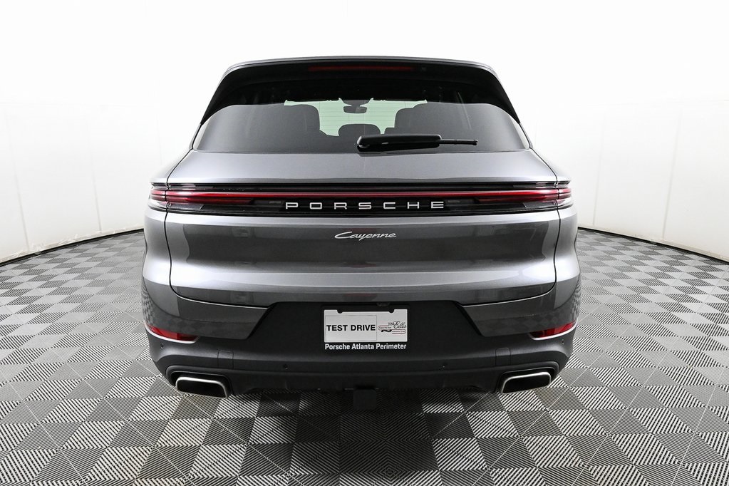2025 Porsche Cayenne photo 30