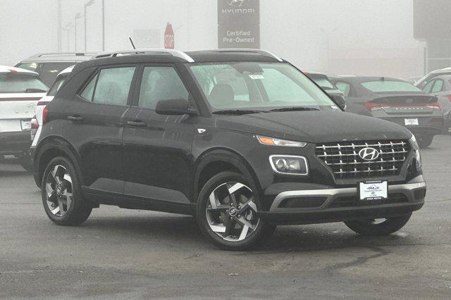 2026 Hyundai Venue SEL photo 2