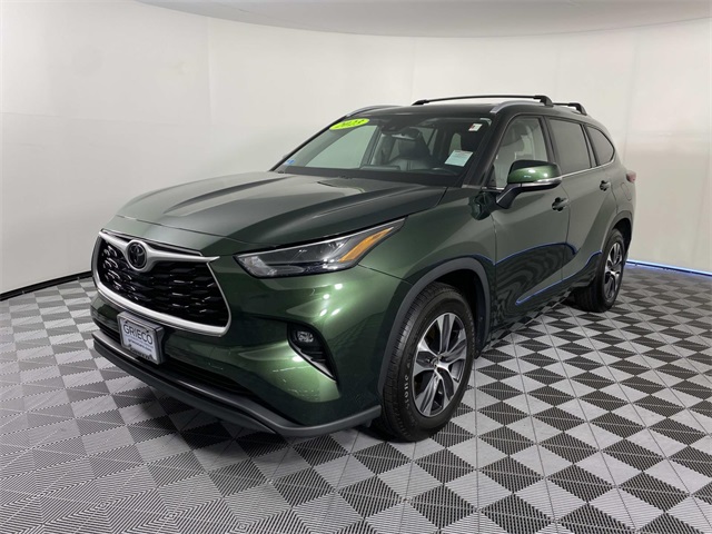 2023 Toyota Highlander XLE photo 3