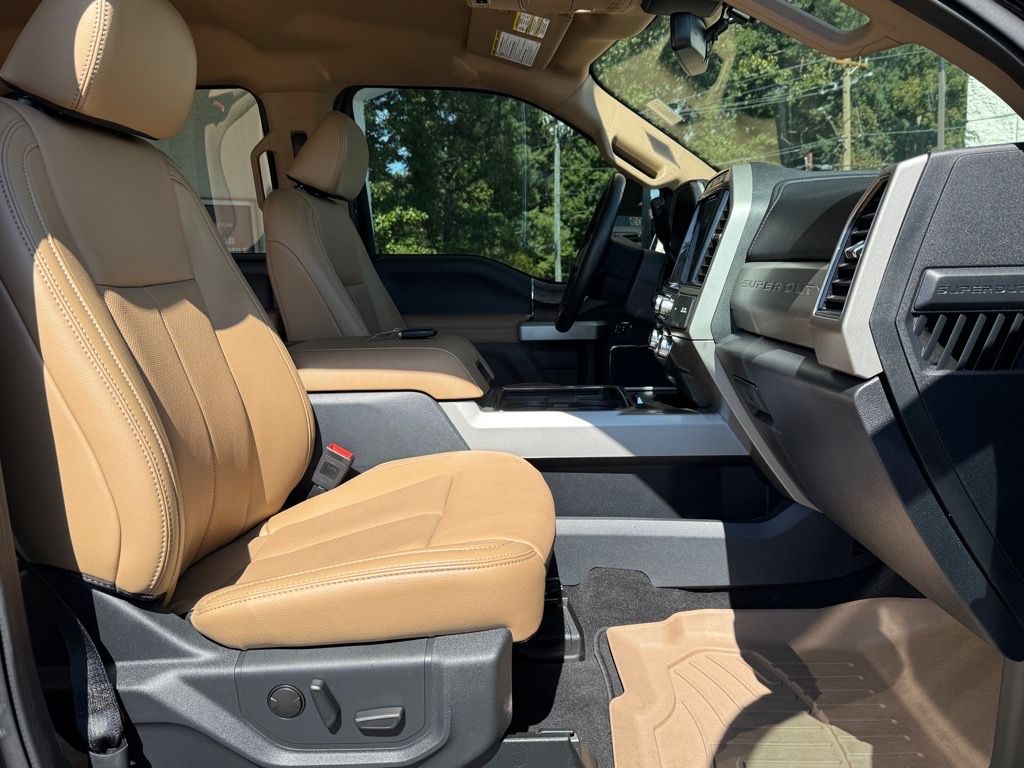 2022 Ford F-350 Lariat photo 13