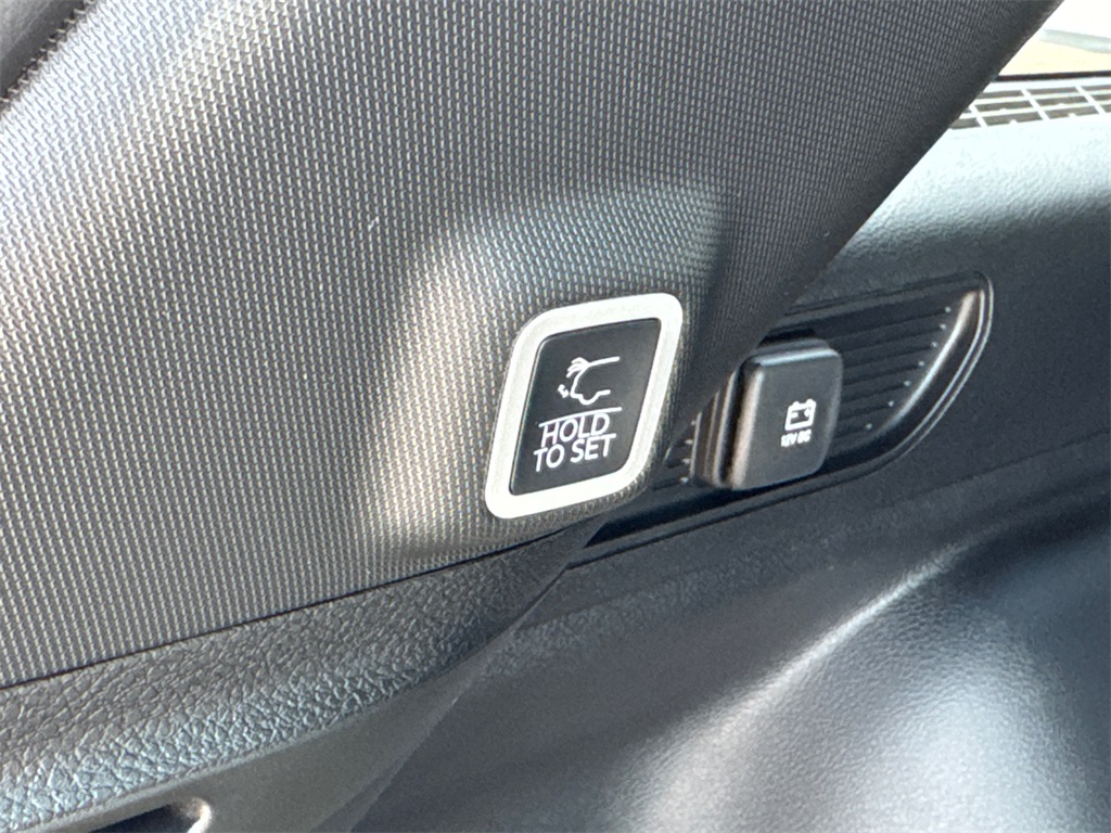 2025 Jeep Grand Cherokee Limited photo 9