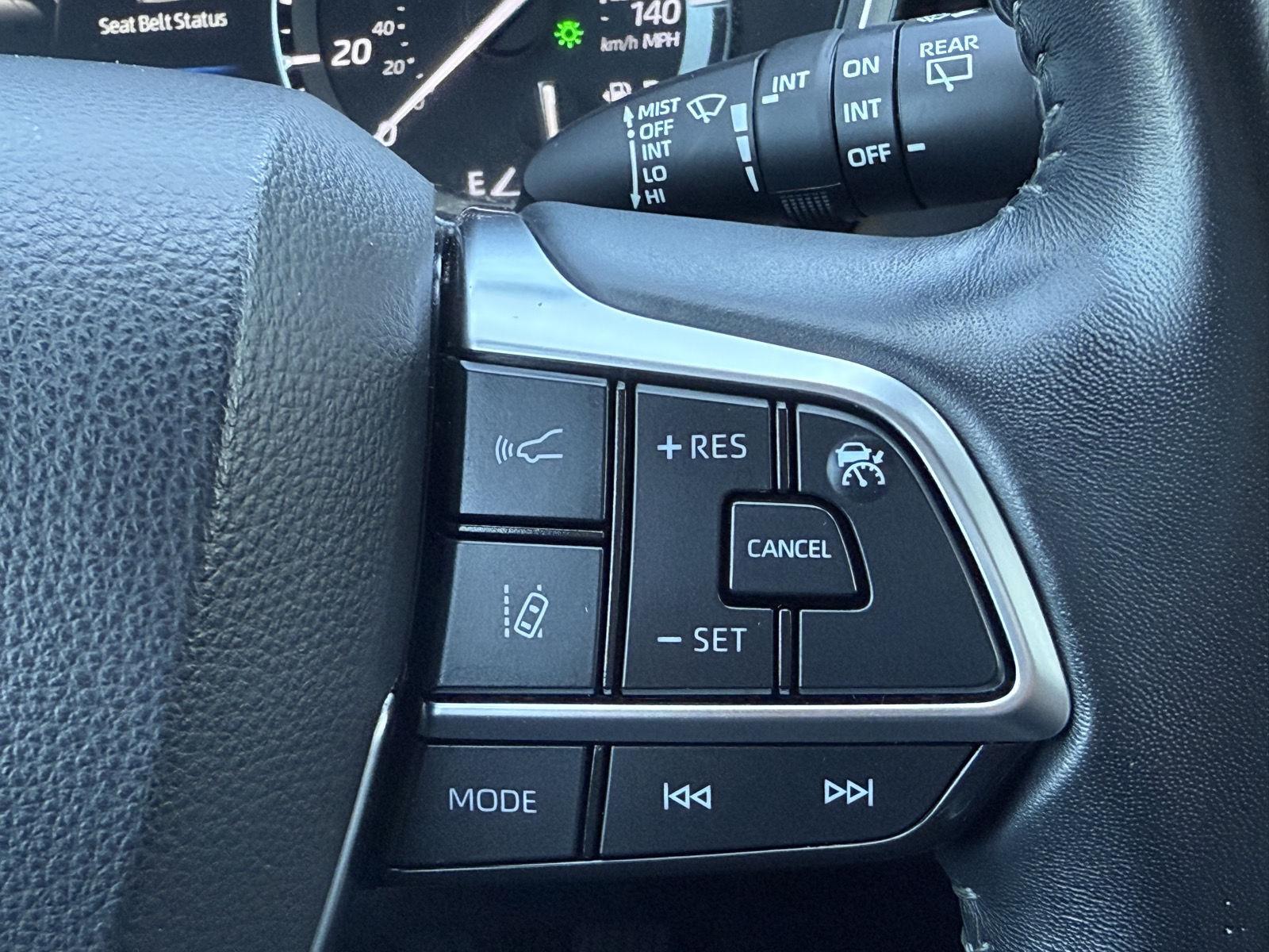 2021 Toyota Highlander XLE photo 20