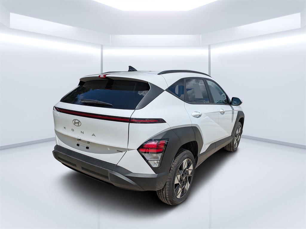 2025 Hyundai Kona SEL photo 2