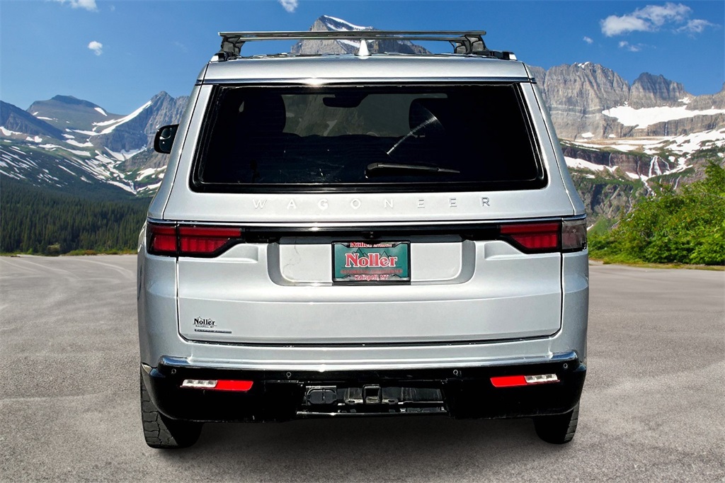 2023 Jeep Wagoneer Base photo 4