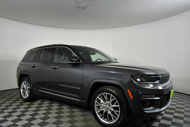 2022 Jeep Grand Cherokee Summit photo 4