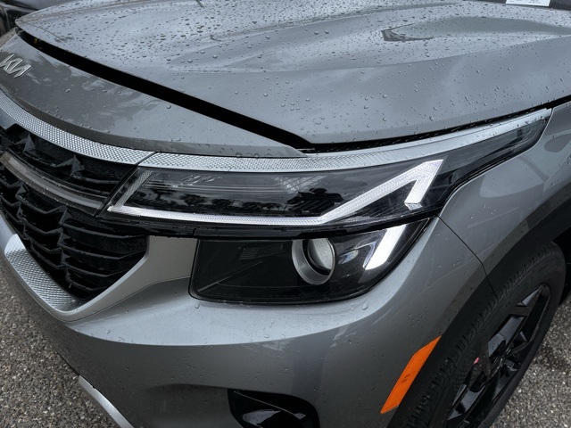2026 Kia Seltos EX photo 12