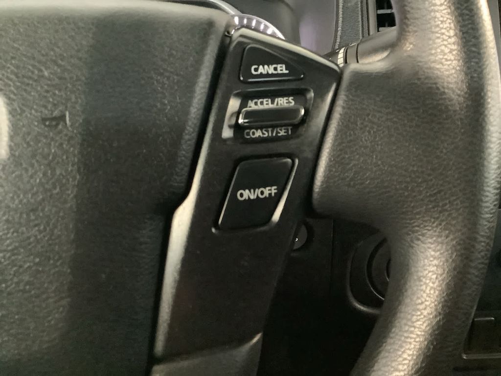 2022 Nissan Frontier S photo 12
